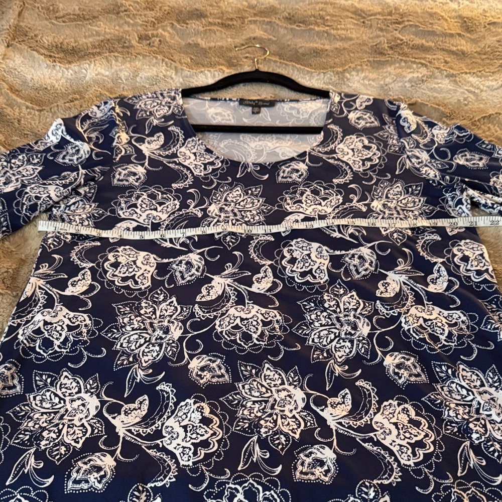 Slinky Brand Navy & White Floral Top – Size L - Picture 3 of 7